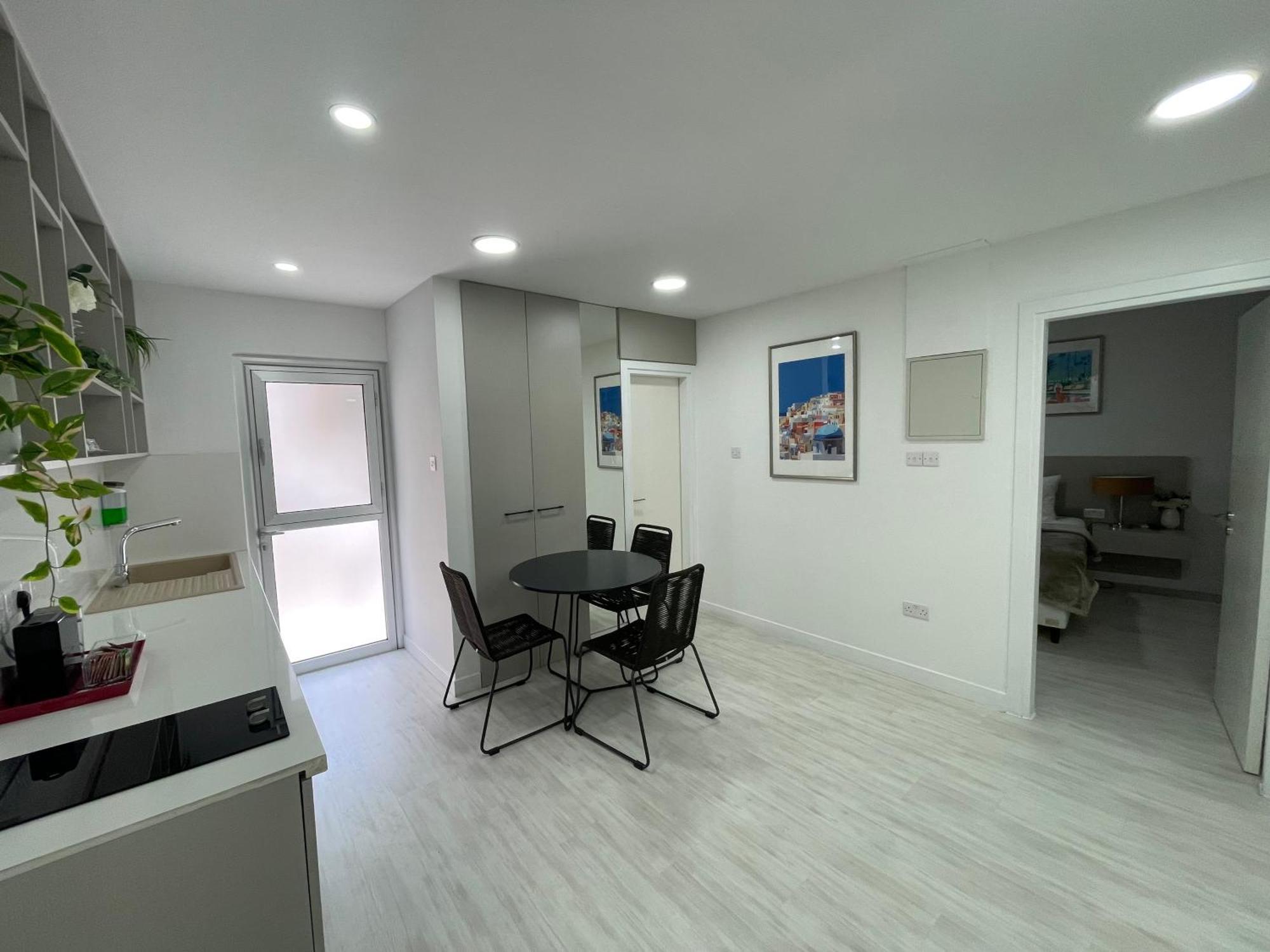 Levante Holiday Apartments Larnaca Bagian luar foto