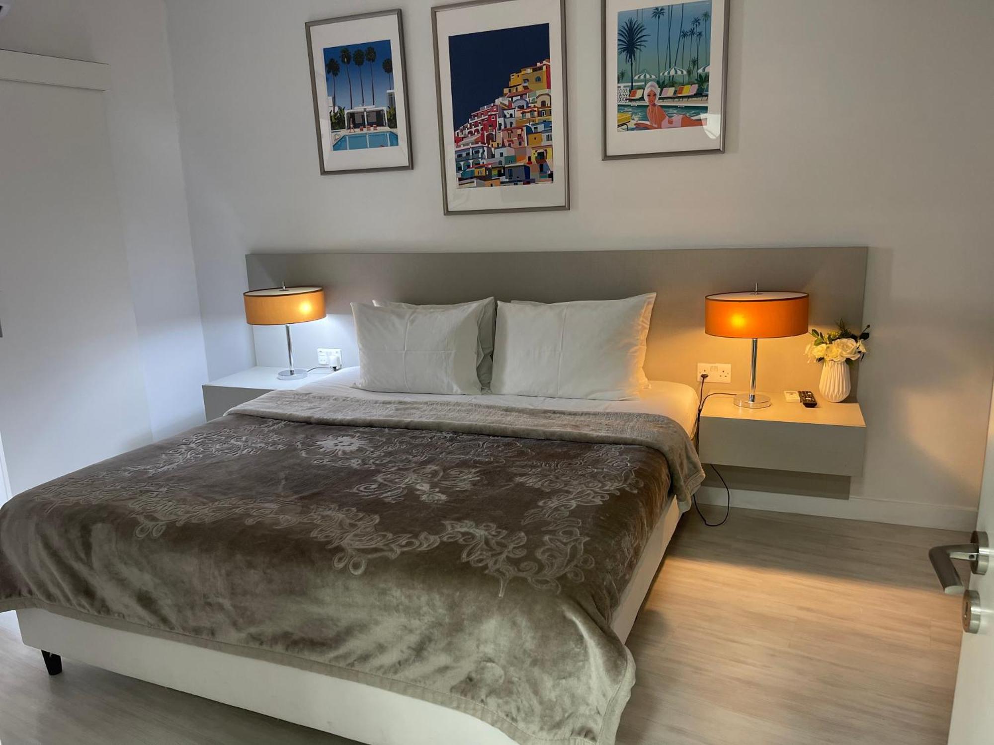 Levante Holiday Apartments Larnaca Bagian luar foto