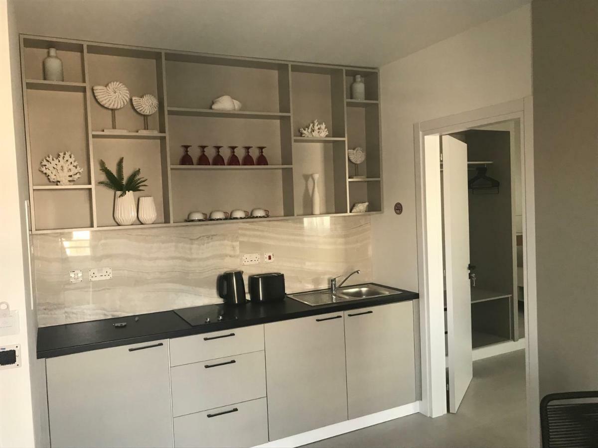Levante Holiday Apartments Larnaca Bagian luar foto