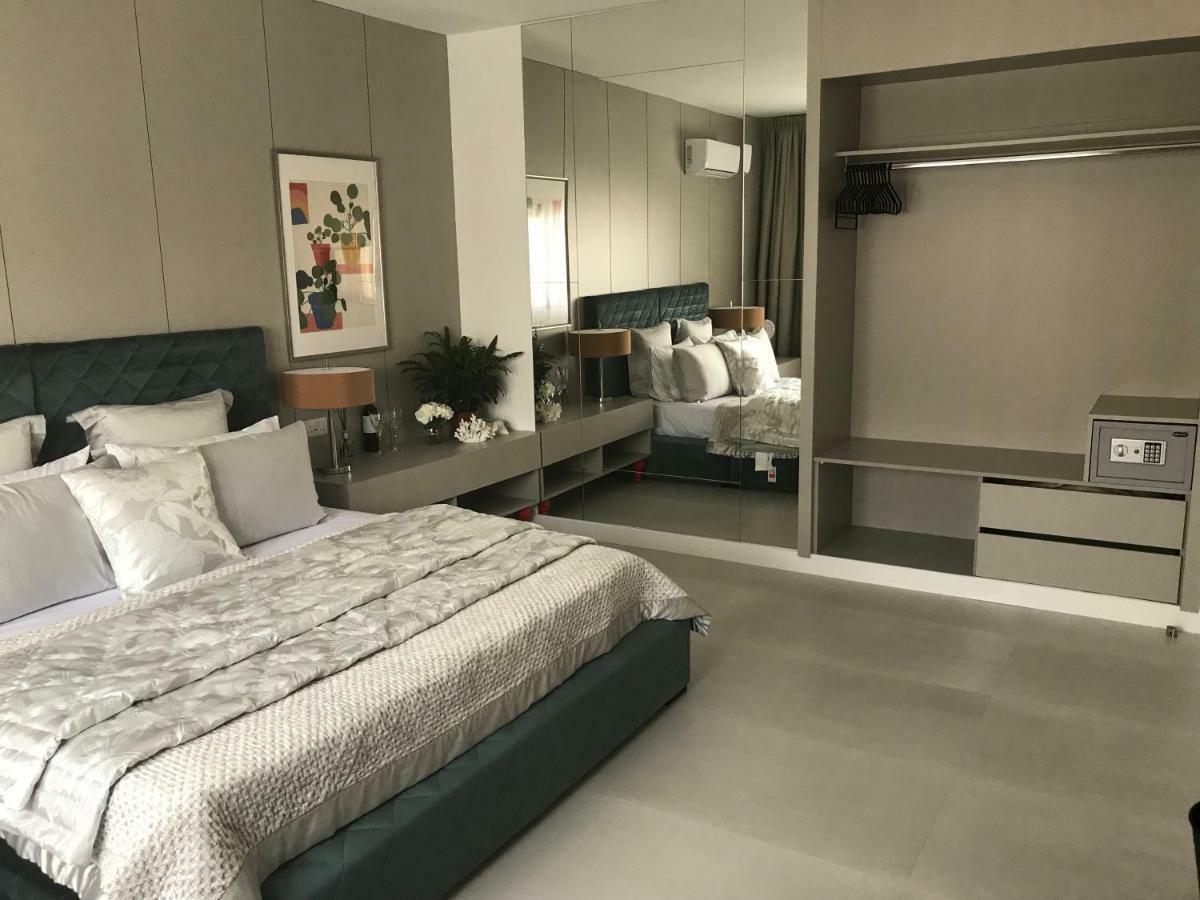 Levante Holiday Apartments Larnaca Bagian luar foto