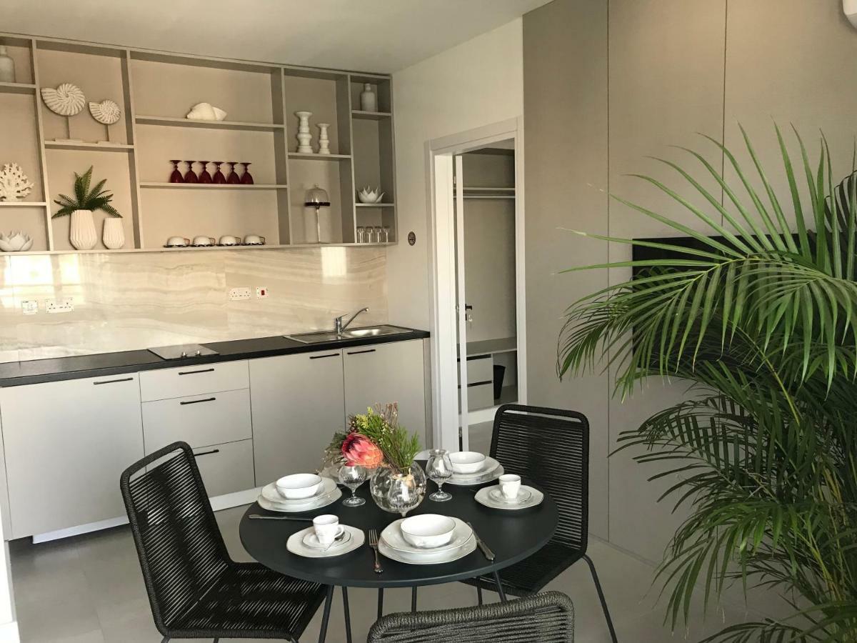 Levante Holiday Apartments Larnaca Bagian luar foto